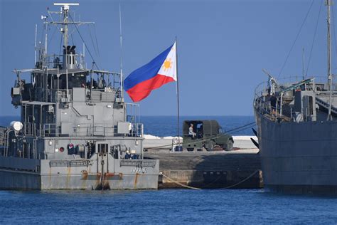 Philippines discusses sea dispute with Japan after  .